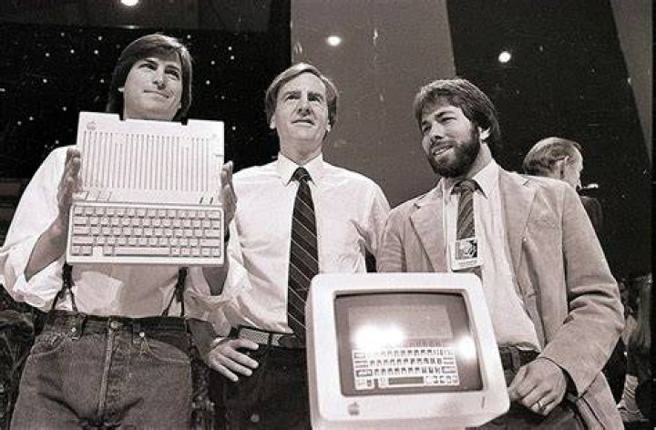 Did Wozniak leave Apple?