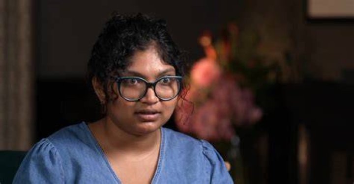 Does Felicity walk again?