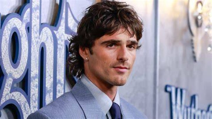 How old is Jacob Elordi now?
