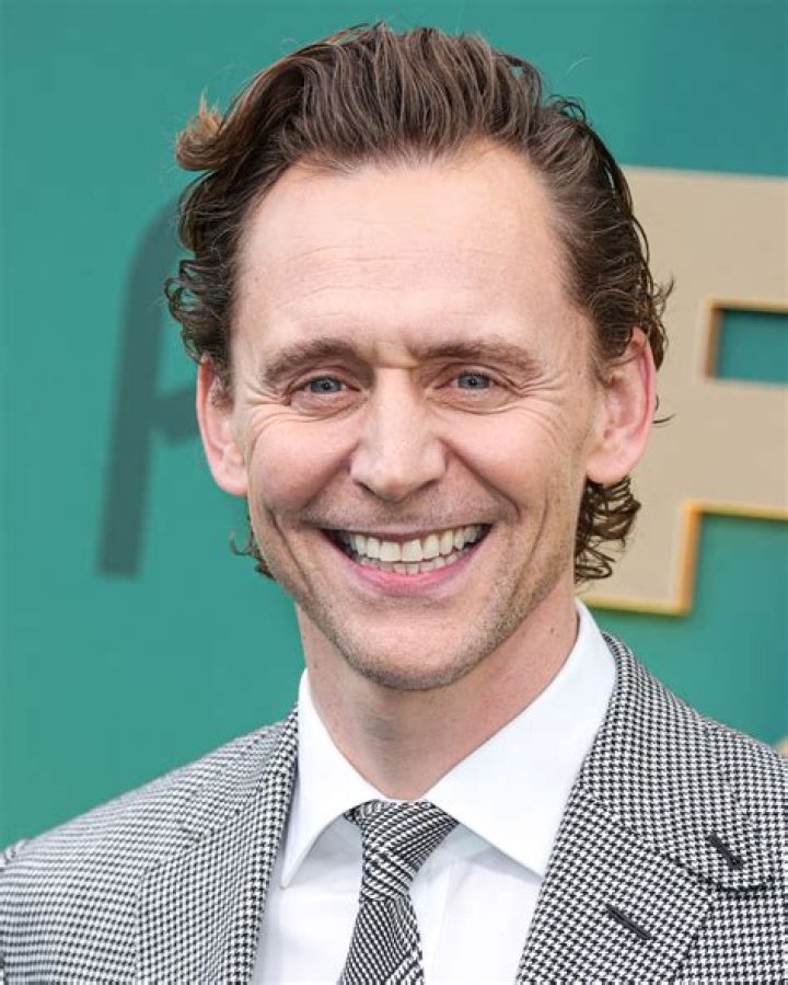 Is Tom Hiddleston rich?