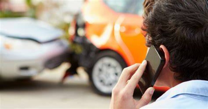 What are some tips to bear in mind when interviewing witness in a car accident?