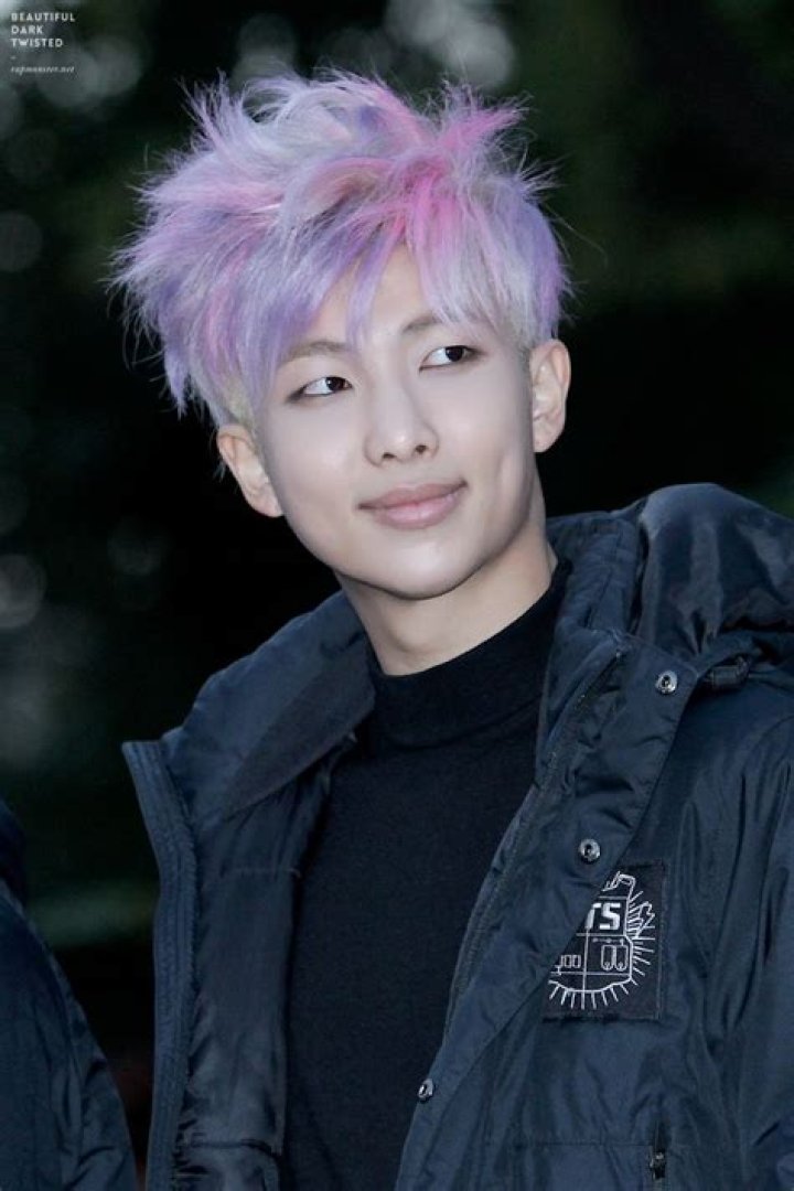 When did Rm have pink hair?