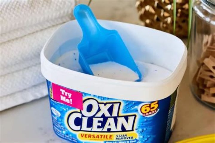 Which is better baking soda or OxiClean?